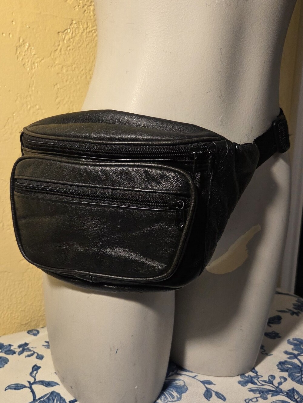 Y2K Black Leather Hip Pack - Unisex - Adjustable Waist - 3 Pockets - Fanny Pack